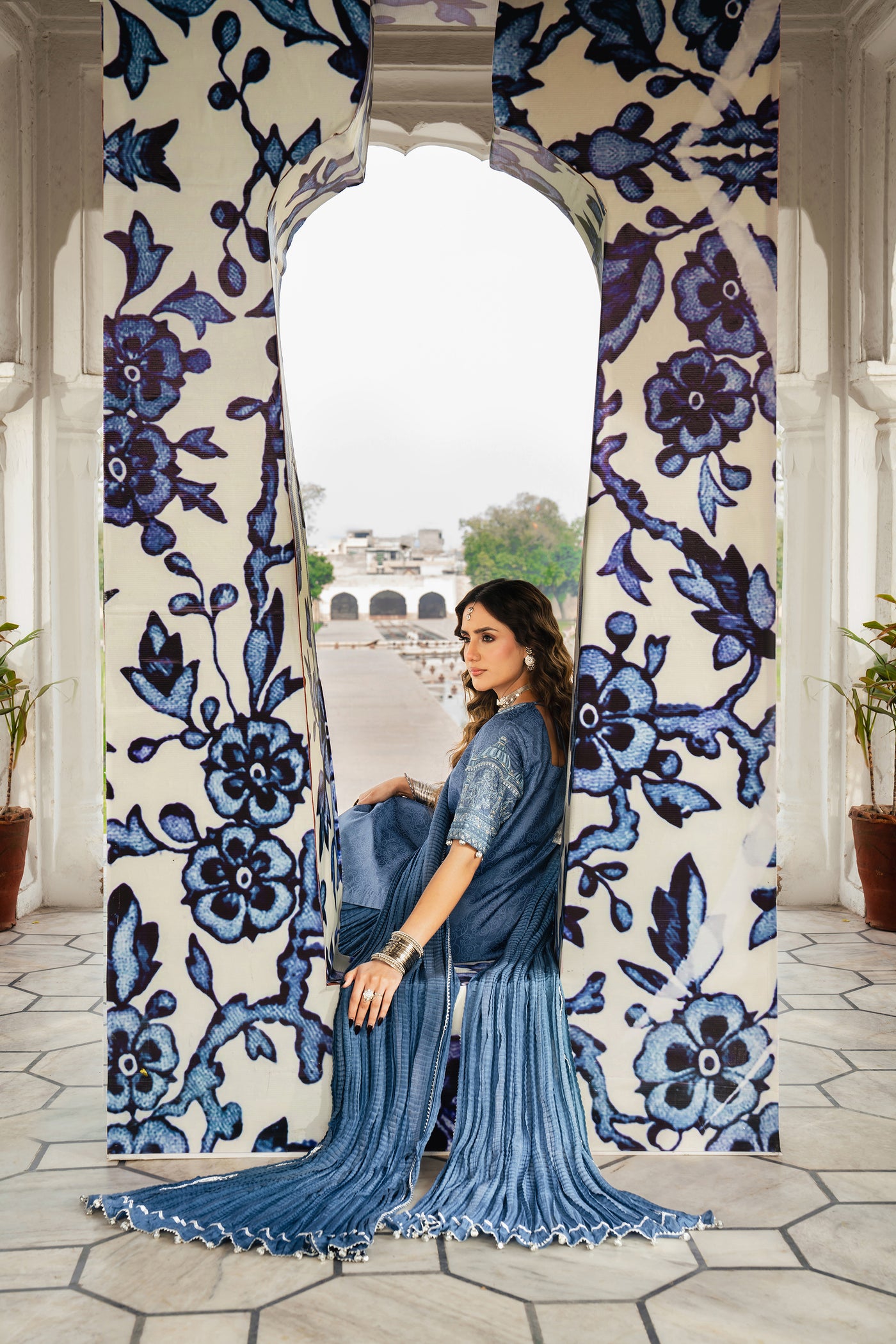 NEELA GUMBAT