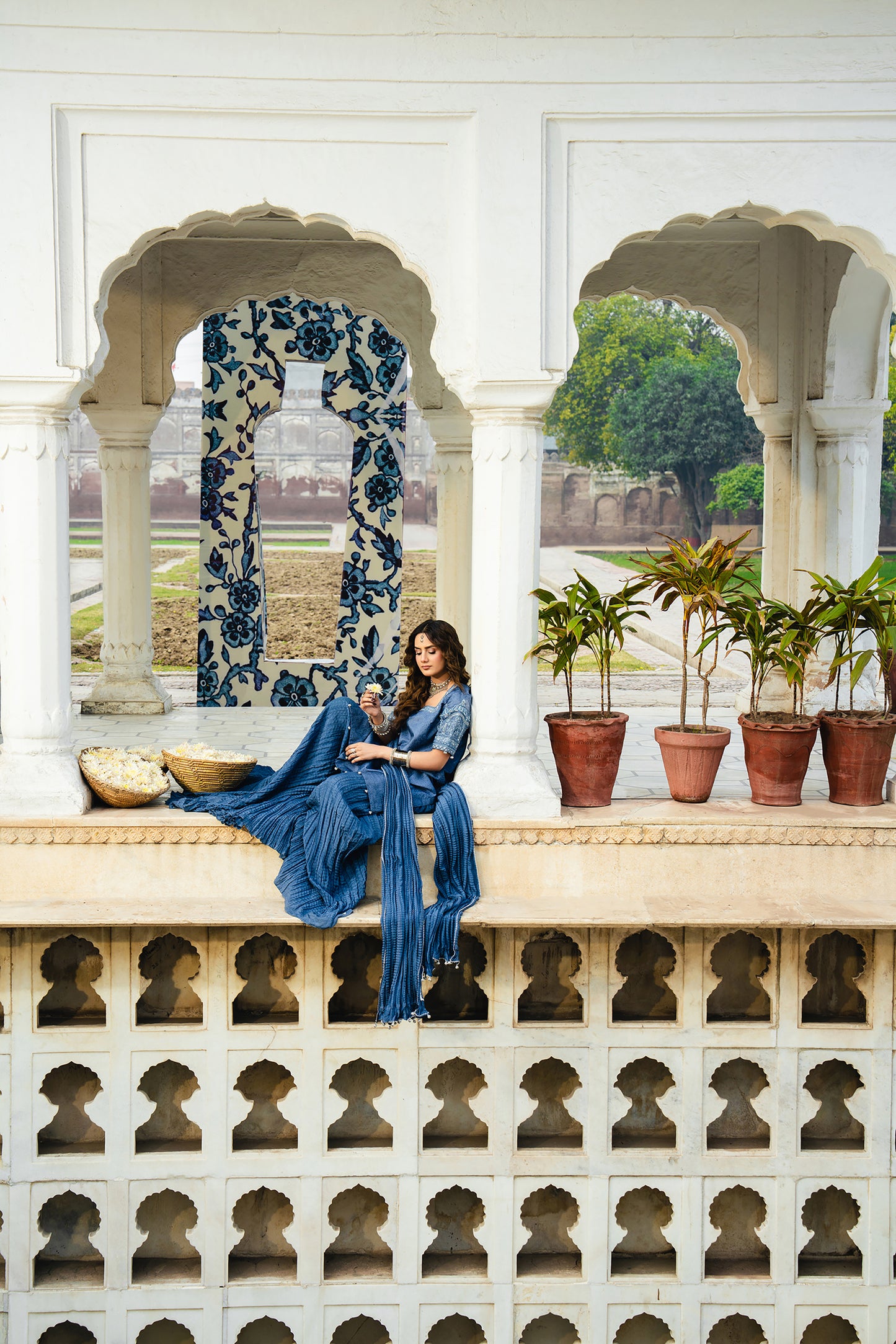 NEELA GUMBAT