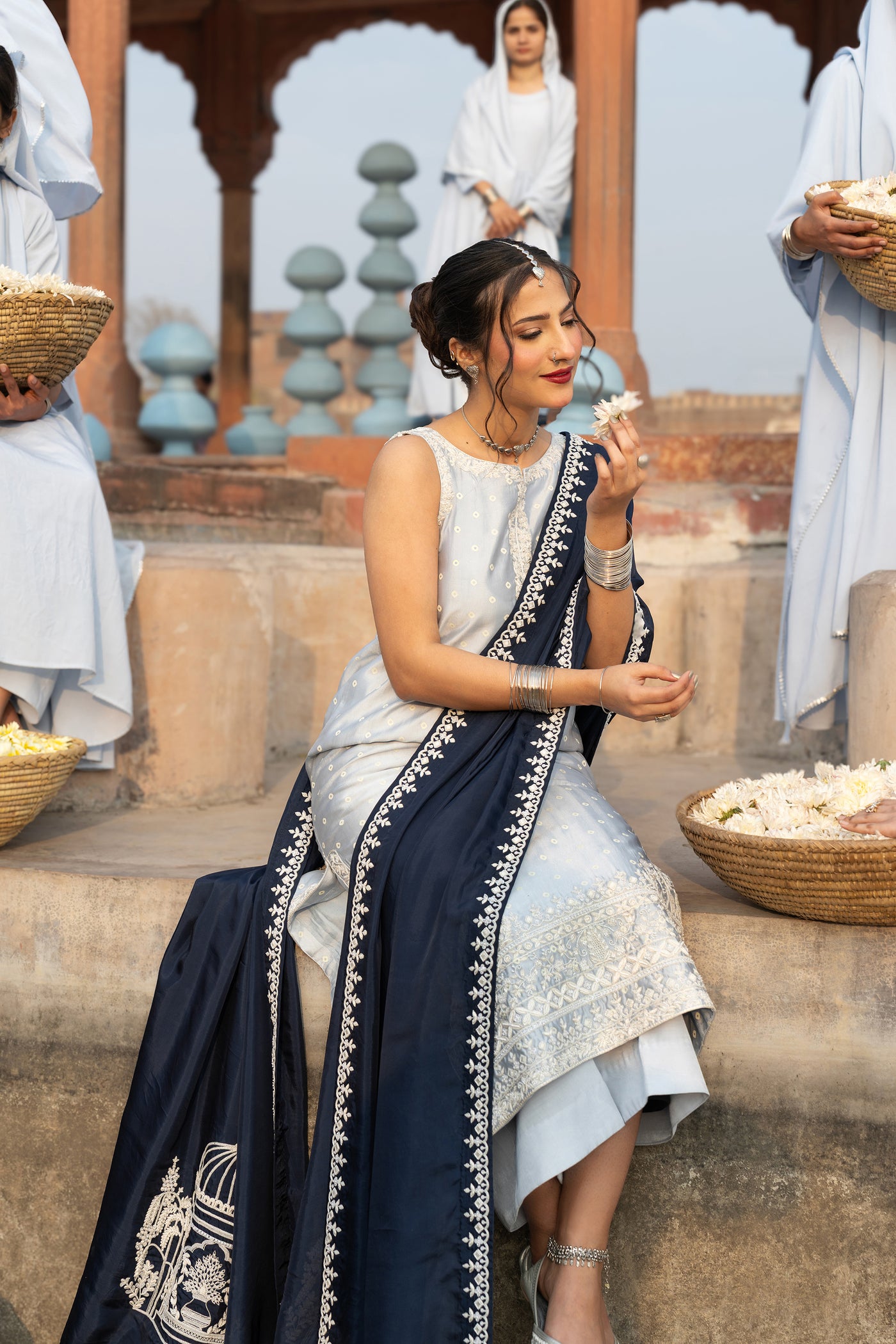 NEGAR-E-NEELA